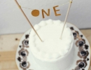 DIY delicate feather cake topper | 10 1st Birthday Party Ideas for Boys Part 2 - Tinyme Blog